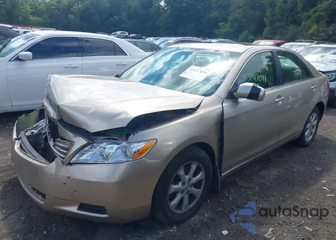 2008 Toyota Camry Le V6 z USA, uszkodzony, nr VIN JTNBK46K283036815